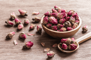 DIY Recipe: Heartwarming Rosebud Green Tea Infused with CBD