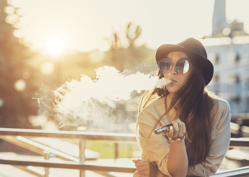 How to Consume Your Weed: Dabbing vs. Vaping
